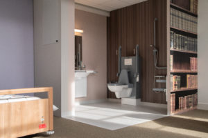 Een levensloopbestendige badkamer kun je makkelijk sfeervol maken - Bano Benelux